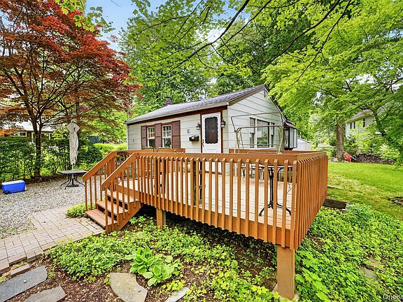 4th image of 10 Mount Green Road