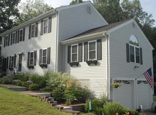 4 Spring Hill Dr, South Grafton, MA 01560