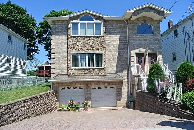 69 Summit Ave