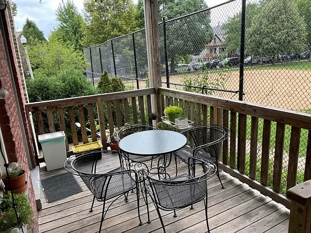 2543 W Wabansia Ave #1 — Photo 8