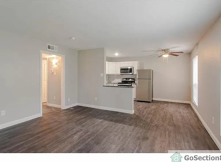 210-100 S Bowser Rd — Photo 2