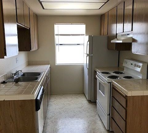 5th image of 4461 49th St APT 5