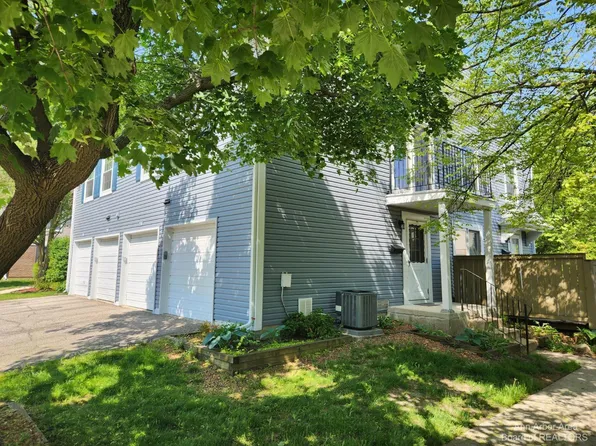 2734 Glenbridge Ct, Ann Arbor, MI 48104