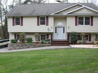223 Galley Hill Rd, Cuddebackville, NY 12729
