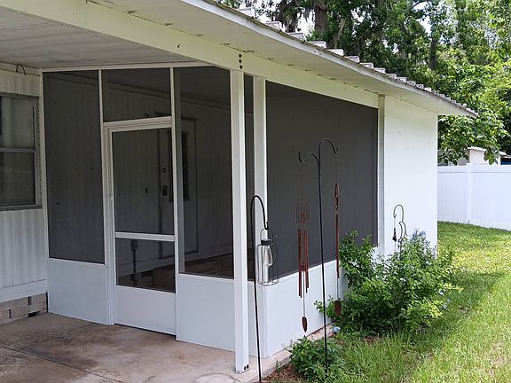 2nd image of 918 N Colonial Cir