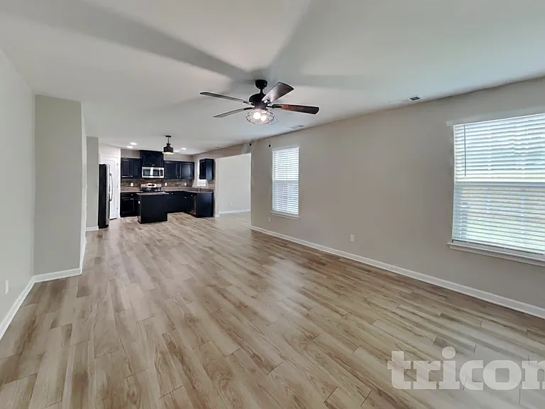 2902 Cherry Point Ln — Photo 2