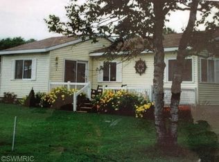 8840 Westview Dr, Lake, MI 48632