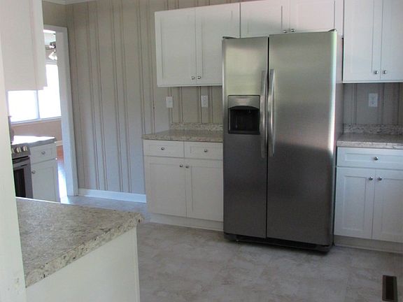 4th image of 57 Westwood Dr