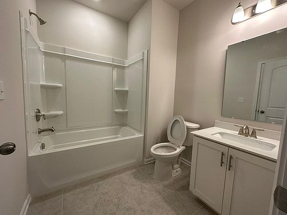 4th image of 10008 Hemingway Pl
