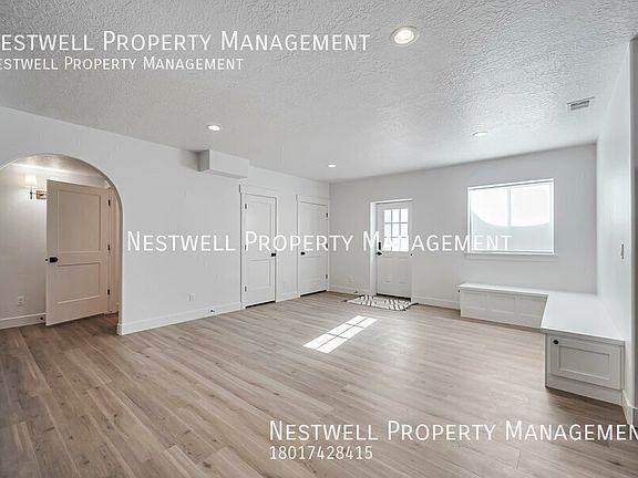 4th image of 1457 N Arcadia Dr #B