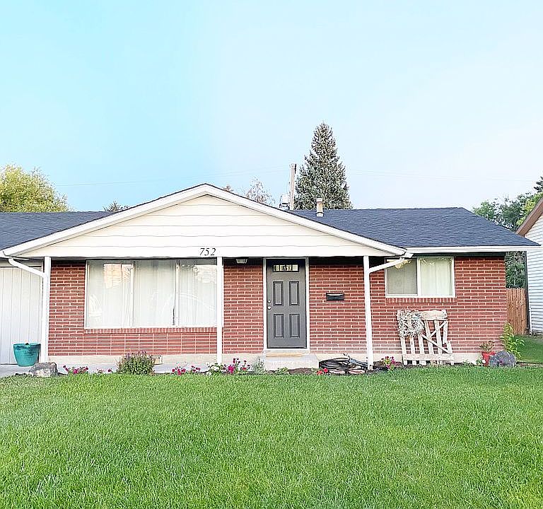 1st image of 752 Melrose Dr