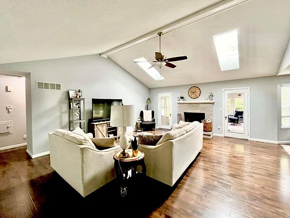 4th image of 5101 Suson Way Ct