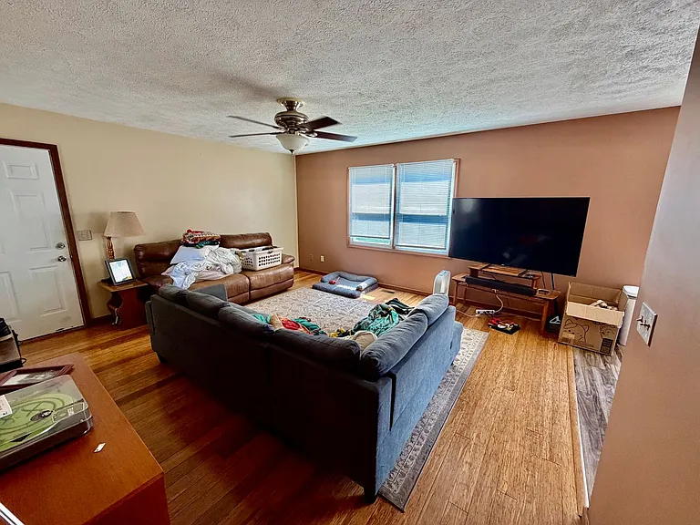 2832 Rutherford Dr — Photo 3