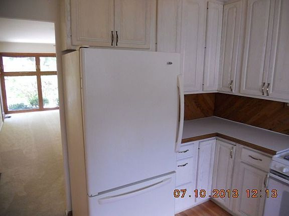 5th image of 926 Portsmouth Ave