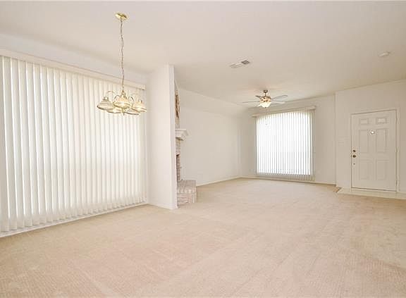 4th image of 1009 Hollaway Cir