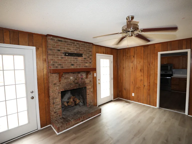 1815 Paisley Ave — Photo 13