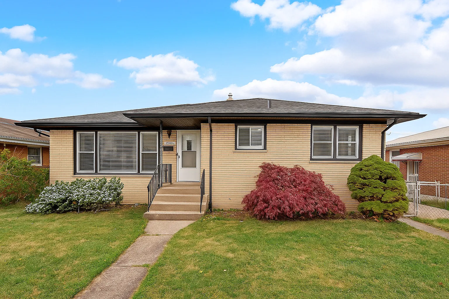 1290 Mackinaw Ave photo 1