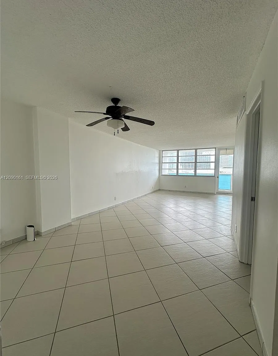 Aquasol Condo — Photo 1
