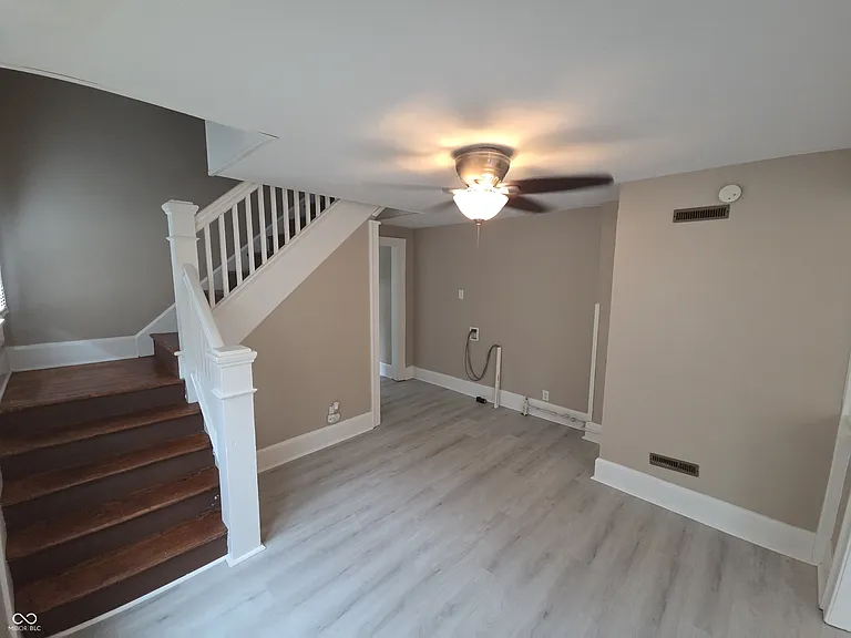 1337 Lee St — Photo 5