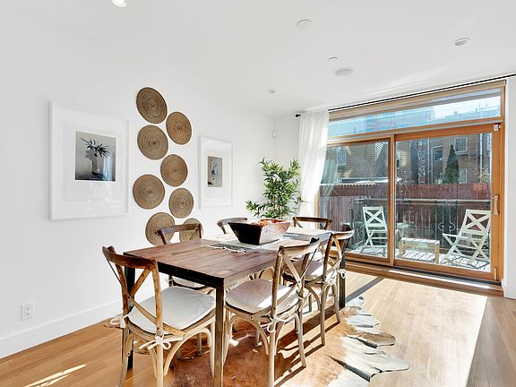 4th image of 184 India St APT 2