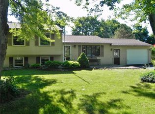 133 Stockton Ln, Rochester, NY 14625
