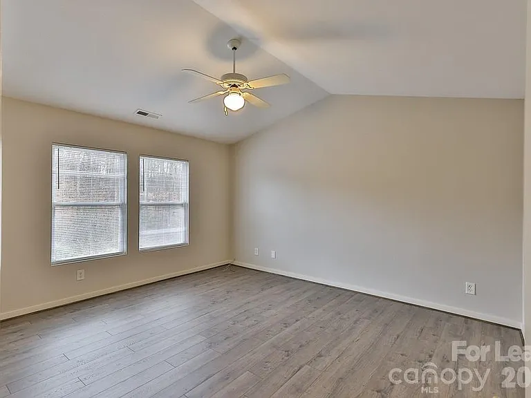 8946 Chalkstone Rd — Photo 30