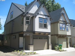 7898 SW Capitol Hill Rd, Portland, OR 97219