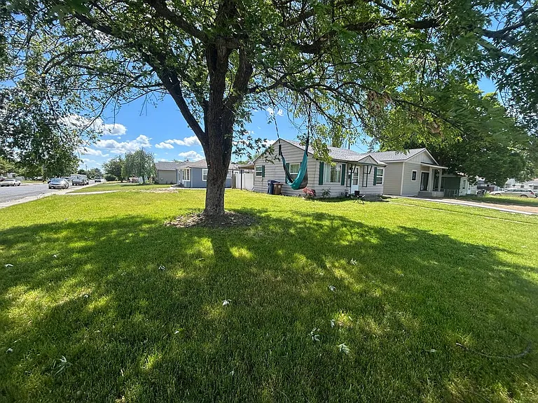 2405 W Columbia Ave — Photo 20