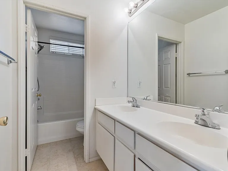 4821 W Avenue J4 — Photo 11