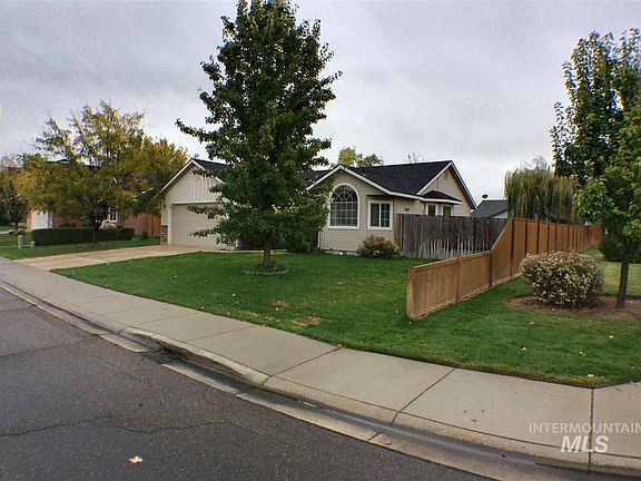 2nd image of 699 W Piersol St