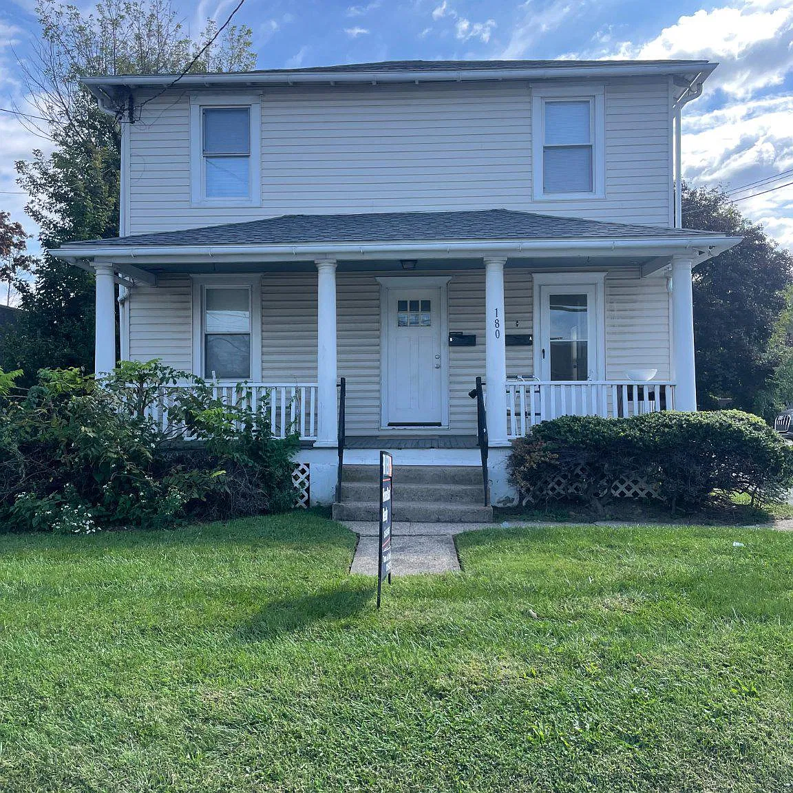 2 bed, 1.0 bath, 1000 sqft, $1,800 — Photo 1