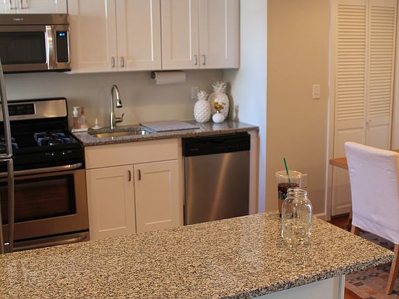 2nd image of 184 Christopher Columbus Dr #2