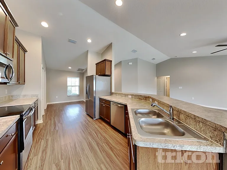 113 Solis Dr — Photo 7