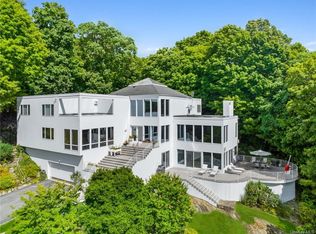 25 High Meadows Rd, Mount Kisco, NY 10549