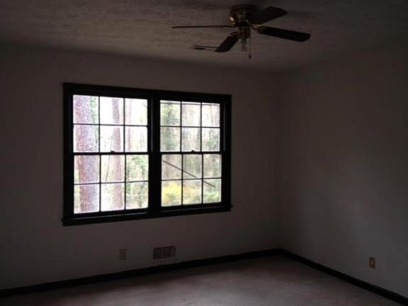 5th image of 2532 Amalifi Dr
