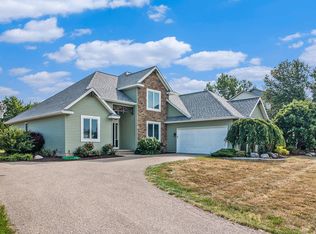 7810 Golf Meadows Dr SE, Caledonia, MI
