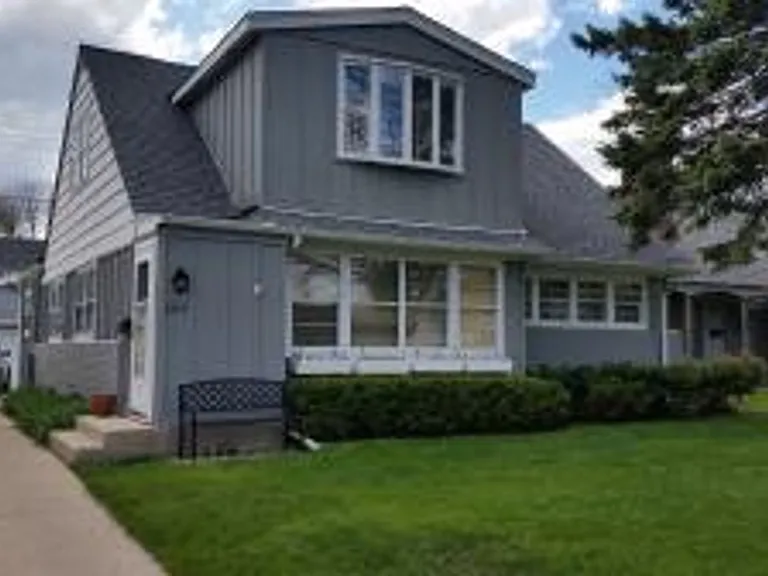 6015 N Shoreland Ave #3 — Photo 1