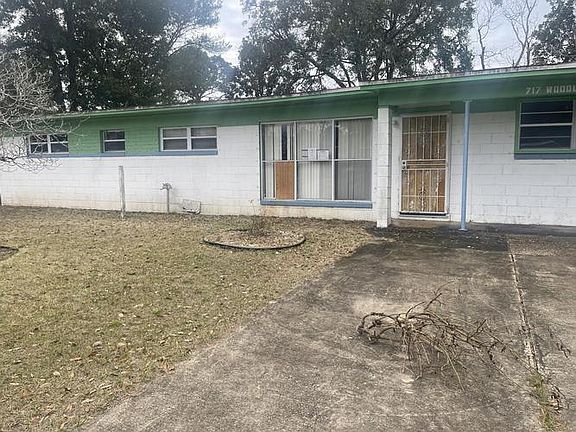 3rd image of 717 Woodland Dr