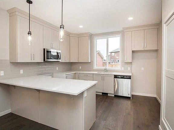 3rd image of 504 W Kitstone Gate