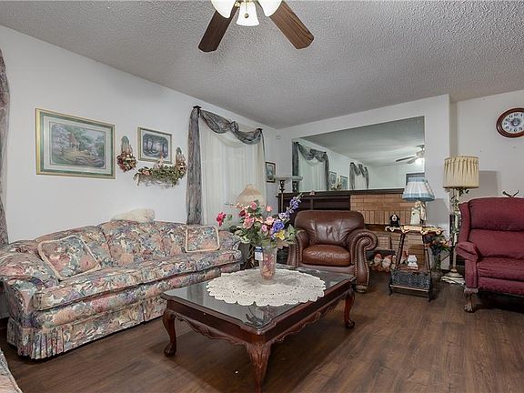 3rd image of 4515 W Park Pl