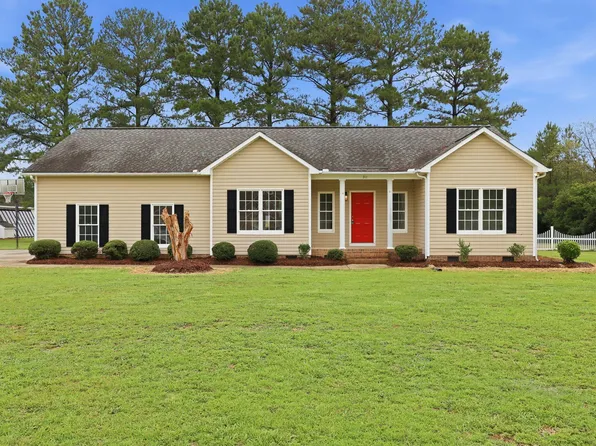 90 Fred McLeod Ln, Coats, NC 27521