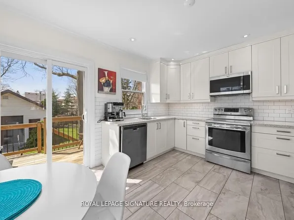 8 Wolcott Ave, Toronto, ON M1L 4K1