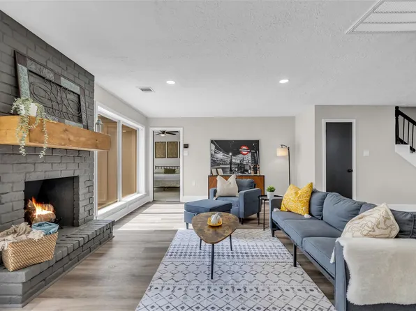 2123 N Fountain Valley Dr, Missouri City, TX 77459