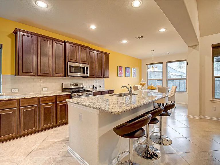 8219 Peppervine Ct — Photo 12