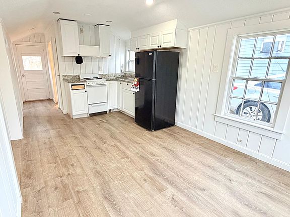 2nd image of 213 Lower County Rd #1