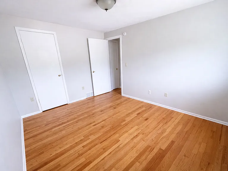 Bedroom 2/3BR