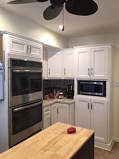 Kitchen double wall ovens