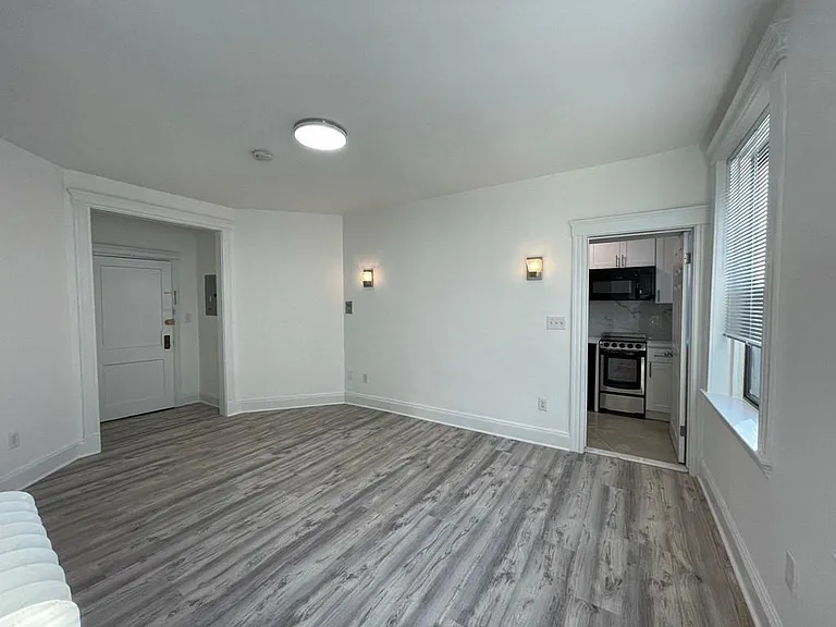 90 Brainerd Rd #14 — Photo 4