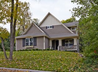 11800 Douglynn Dr, Minnetonka, MN 55343