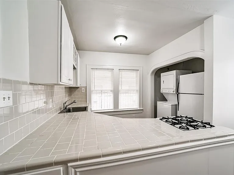 2235 Welch St — Photo 6
